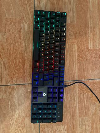 Teclado Mecánico RGB Negro LEER