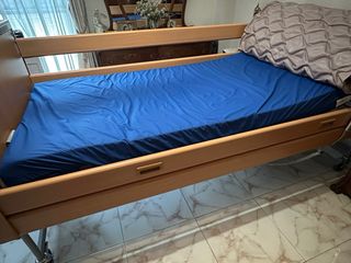 Cama articulada eléctrica. Bonito acabado enmadera