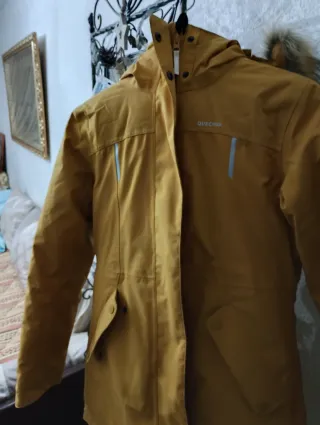 Abrigo Quechua amarillo talla 12/13
