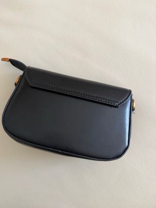 Borsetta Pinko Nera con Dettagli Oro