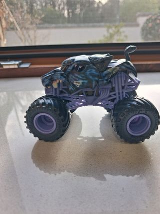 CAMIÓN MONSTER JAM NIGHT STORM 2024. BUEN ESTADO