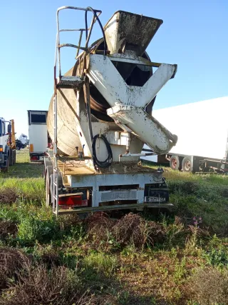 Hormigonera Semirremolq (no tiene documentacion