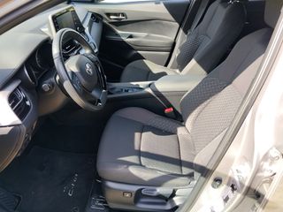 TOYOTA C-HR 2.0 HYBRID DYNAMIC BUSINESS – 184 CV