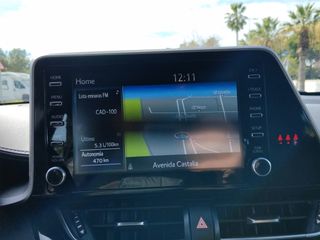 TOYOTA C-HR 2.0 HYBRID DYNAMIC BUSINESS – 184 CV