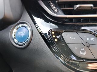 TOYOTA C-HR 2.0 HYBRID DYNAMIC BUSINESS – 184 CV