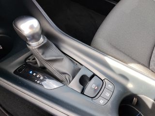 TOYOTA C-HR 2.0 HYBRID DYNAMIC BUSINESS – 184 CV