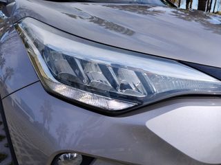 TOYOTA C-HR 2.0 HYBRID DYNAMIC BUSINESS – 184 CV