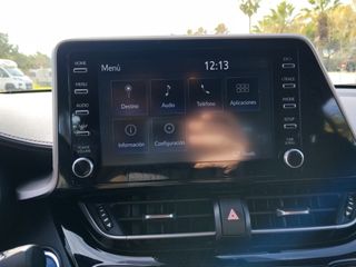 TOYOTA C-HR 2.0 HYBRID DYNAMIC BUSINESS – 184 CV