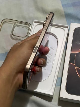 iPhone 16 Pro Max Dorado