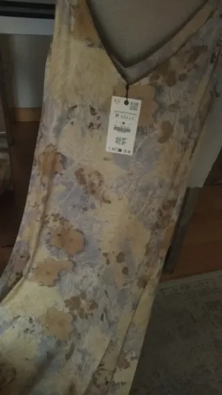 Vestido Zara. Sin estrenar.