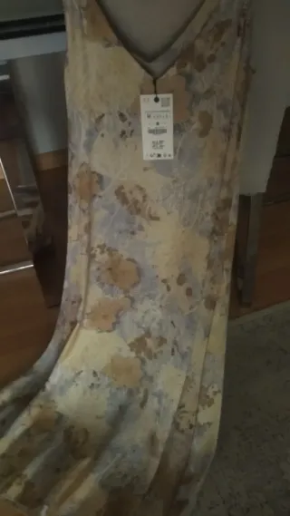 Vestido Zara. Sin estrenar.