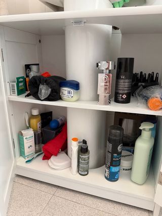 Armario de baño blanco