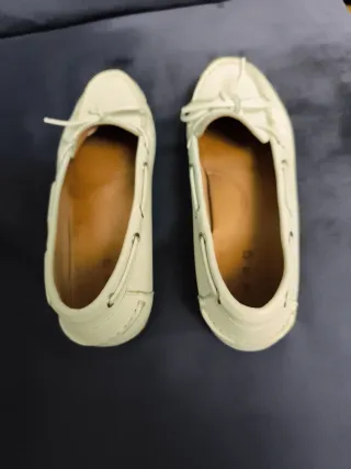 Zapatos náuticos de piel blancos