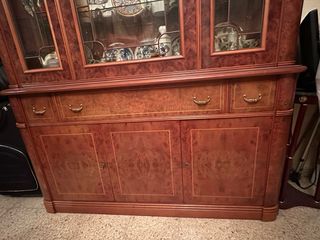 Mueble vitrina madera y cristal