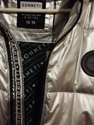 Chaqueta Sonneti plateada con capucha, con etiquet