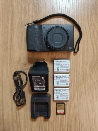 Cámara Ricoh GR IIIx