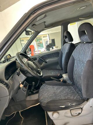 Nissan Terrano II 1999