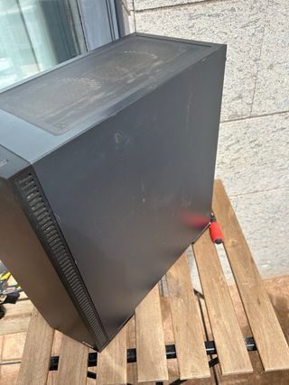 Carcasa PC con refrigeración líquida