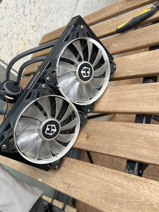 Carcasa PC con refrigeración líquida