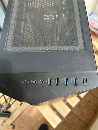 Carcasa PC con refrigeración líquida