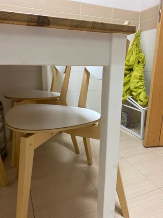 Mesa de cocina y 4 sillas