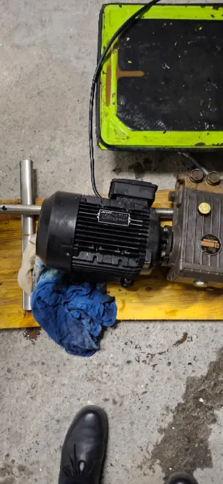 Bomba de alta presión + motor. Varias unidades