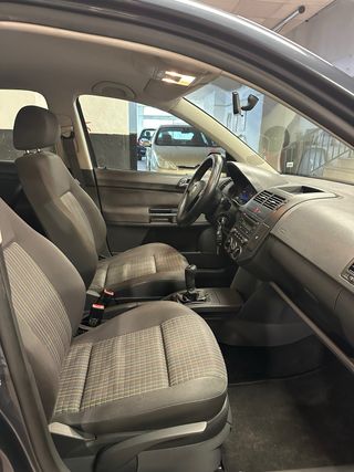 Volkswagen Polo/ año 2008 /185 mil km