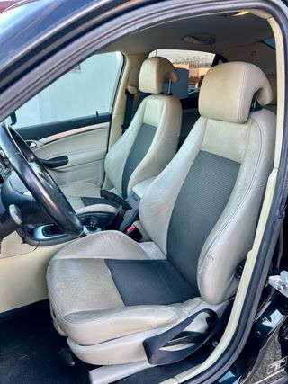 Saab 9-3 / 2.0 L / Manual / Año 2005