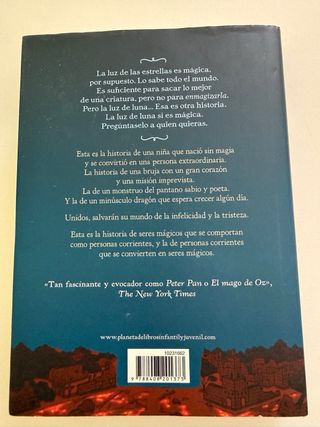 La niña que bebió luz de luna