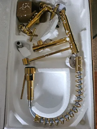Grifo de cocina dorado ,cabezal extensible