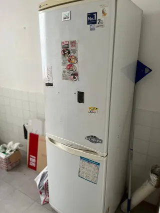 Nevera blanca con congelador