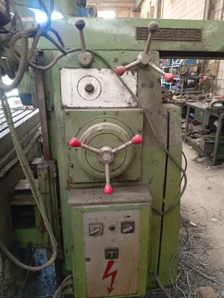 Fresadora CORREA F3UE