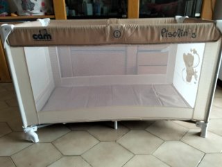 Lettino da campeggio con orsetto