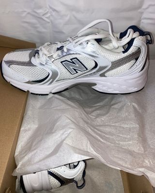 New Balance 530 Talla 40.5 Plata/Blanco