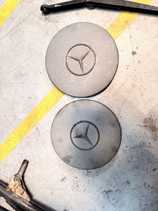 2 Tapacubos Mercedes Vito