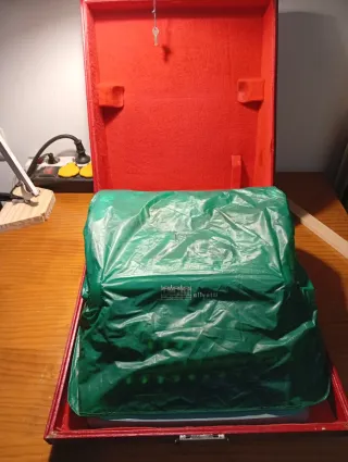 Máquina de escribir Olivetti Studio 44