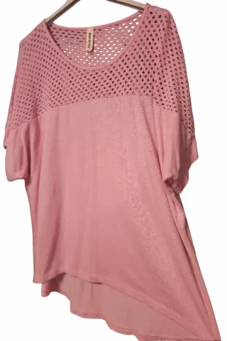 Camiseta rosa de punto calado