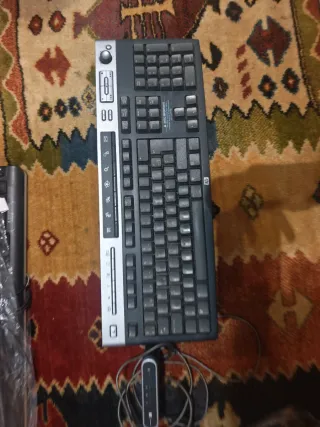 Teclados Ordenador Negro/Plata marca HP