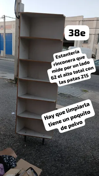 Estantería rinconera 38€