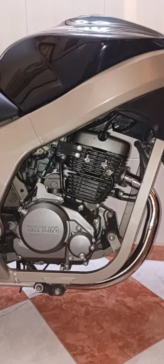 Daelim Roadwin 125cc Negra