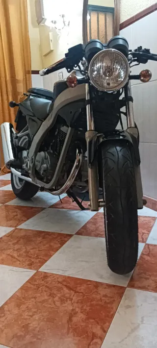 Daelim Roadwin 125cc Negra