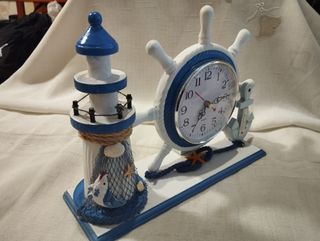 Reloj timón y faro náutico