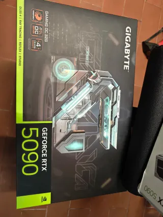 Gigabyte RTX 5090 Gaming OC 32G heatsink and fans