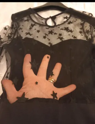 Abito elegante svasato con scollatura stellata