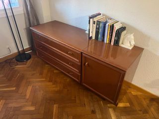 Aparador madera maciza cajones y puerta