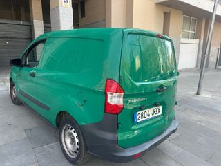 Ford E-Tourneo Courier 2014