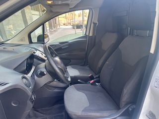 Ford E-Tourneo Courier 2014