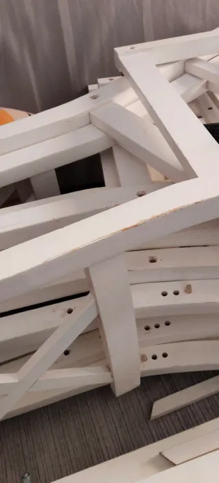 Mesa de madera y 7 sillas