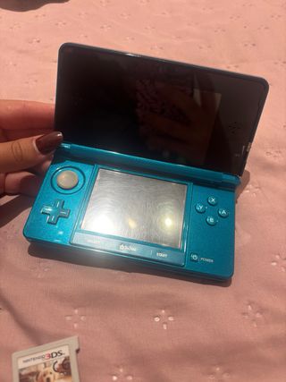 Nintendo 3DS Azul Cargador y Juego
