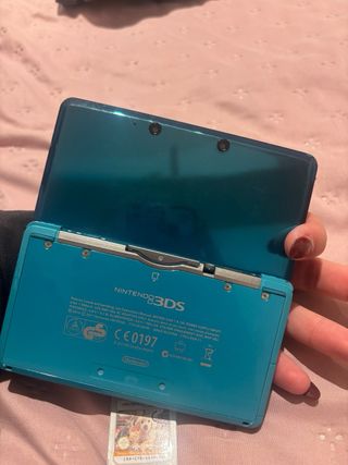 Nintendo 3DS Azul Cargador y Juego